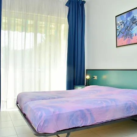 Appartement Colourful Seaside Flat With Pool On The Rooftop *