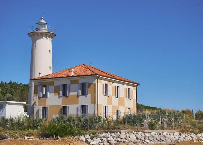 Colourful Seaside Flat With Pool On The Rooftop *